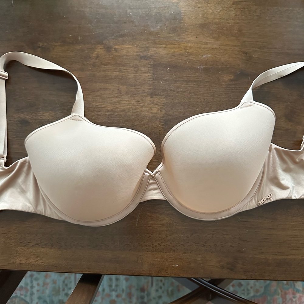 Skims Weightless Demi Bra 32F
